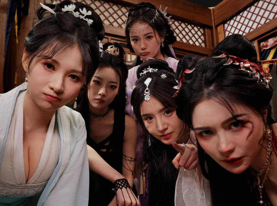 《美女，请别影响我成仙全球版》中文版